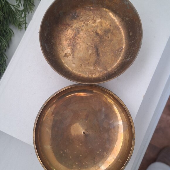 Vintage brass trinket dish chinoiserie floral pattern - Picture 6 of 7